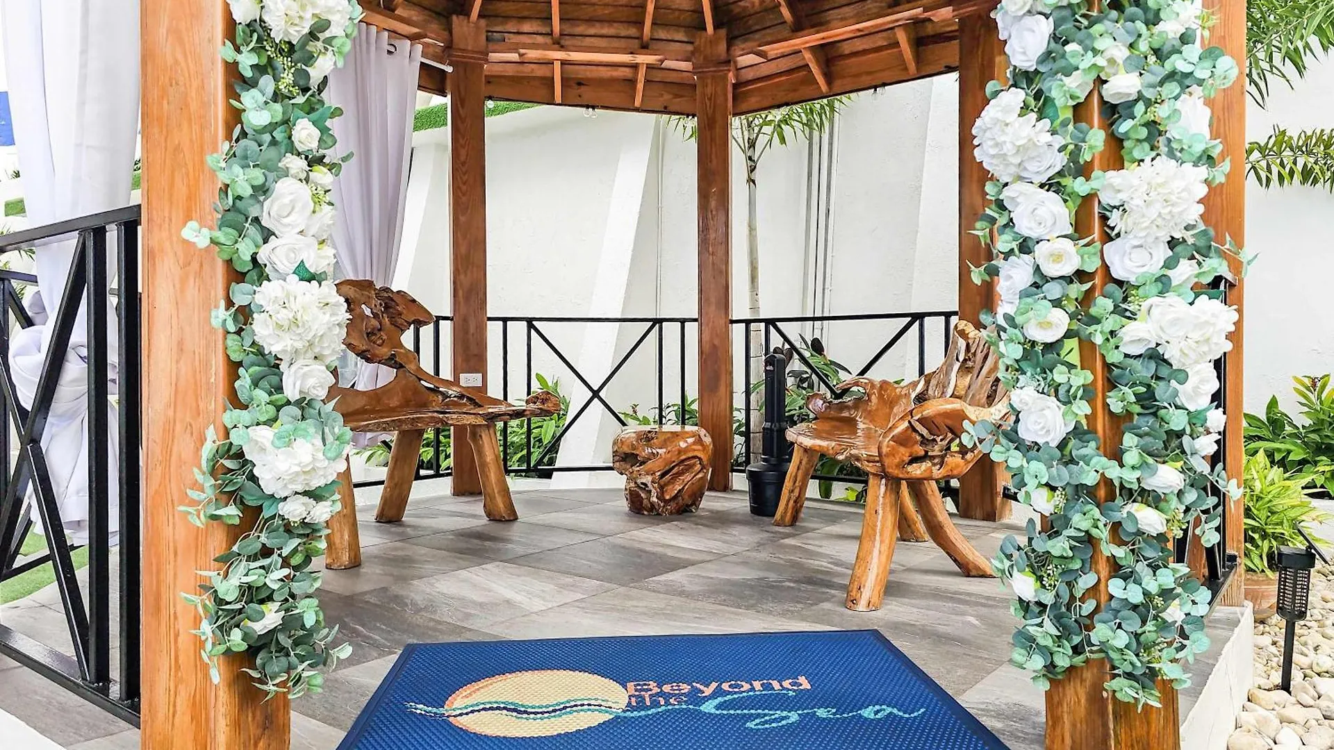 Hospitality Expert Bts 8 - Pool Beach & Bar Montego Bay Mini-hôtel